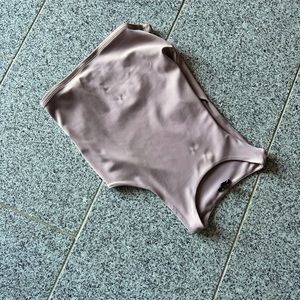 Express body contour tank